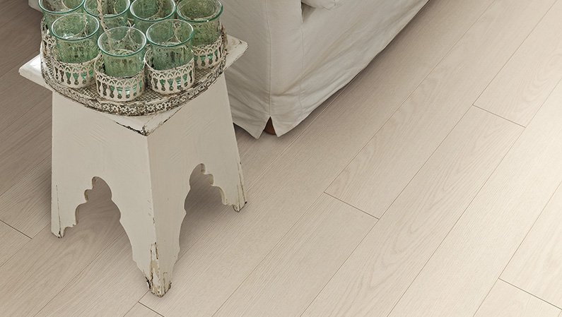 Ламинат Haro Tritty 100 Loft 4V дуб эдельвейс 535369 фото в интерьере Ламинат Haro Tritty 100 Loft 4V дуб эдельвейс 535369 фото в интерьере